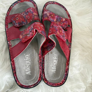 Women's Alegria Red Multicolor Floral Sandals Size 9